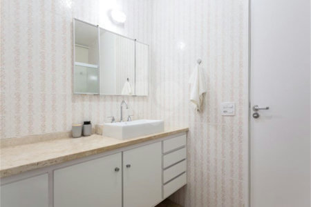 Apartamento à venda com 4 quartos, sendo 1 suíte, em Vila Olímpia, São Paulo, SP
