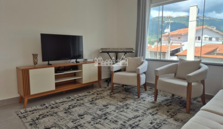 Casa à venda no bairro Recreio Maristela em Atibaia com linda vista para as montanhas