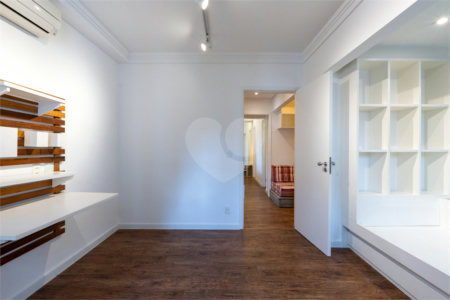 Apartamento à venda com 3 suítes em Vila Nova Conceição, São Paulo, SP