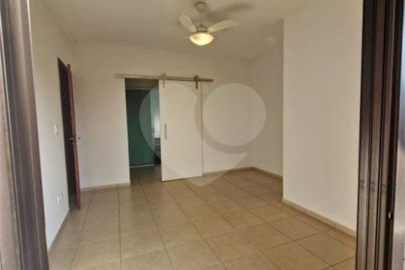 Casa à venda ou para alugar com 3 quartos, sendo 1 suíte, no condomínio Recanto dos Paturis, Vinhedo - SP