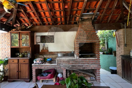 Casa à venda com 3 quartos, sendo 1 suíte, no Centro, Guararema, SP