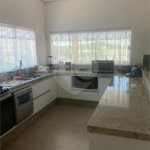 Casa à venda ou para alugar com 3 suítes no condomínio Serra da Estrela, Atibaia - SP