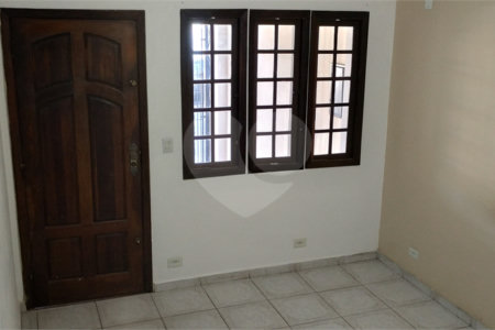 Sobrado à venda com 4 quartos, sendo 1 suíte, em Vila Nivi, São Paulo, SP