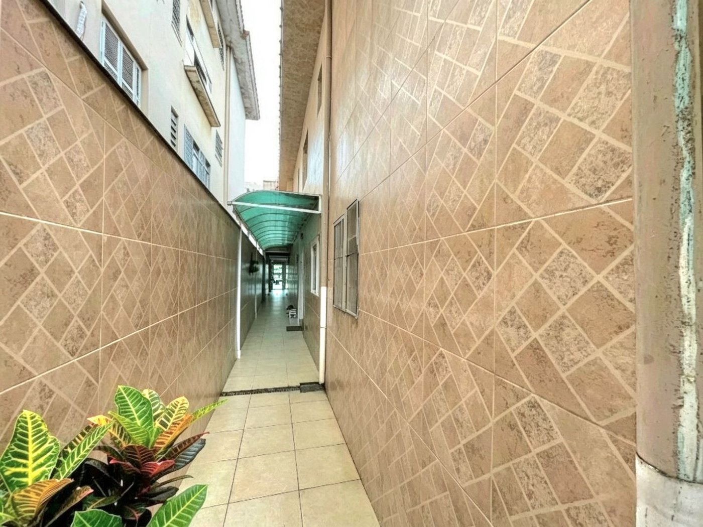 Casa com 3 dormitórios à venda, 210 m² por R$ 1.200.000,00 - Encruzilhada - Santos/SP