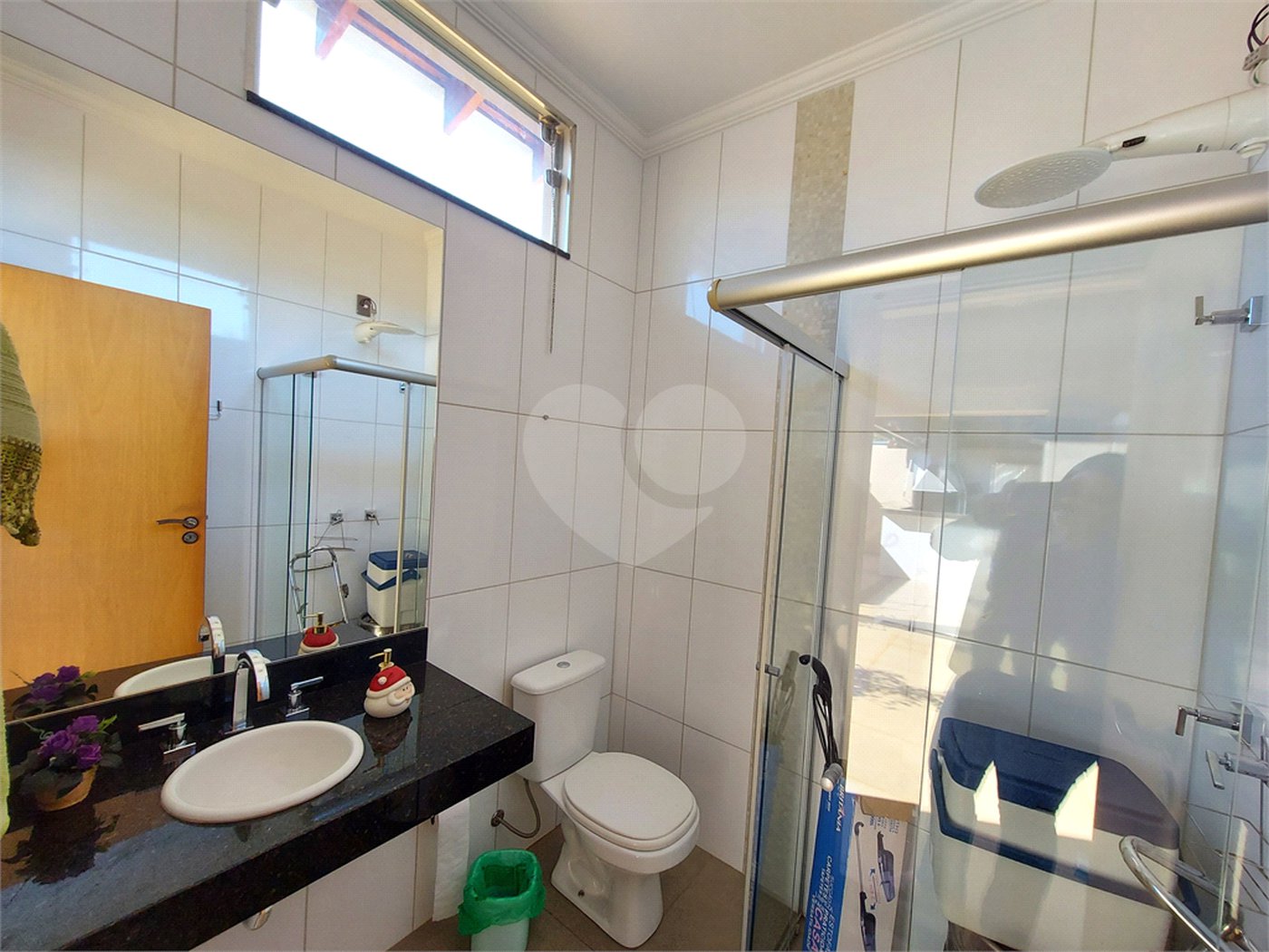 Casa à venda com 4 quartos, sendo 2 suítes, no condomínio Nascente do Jaraguá, Araraquara - SP