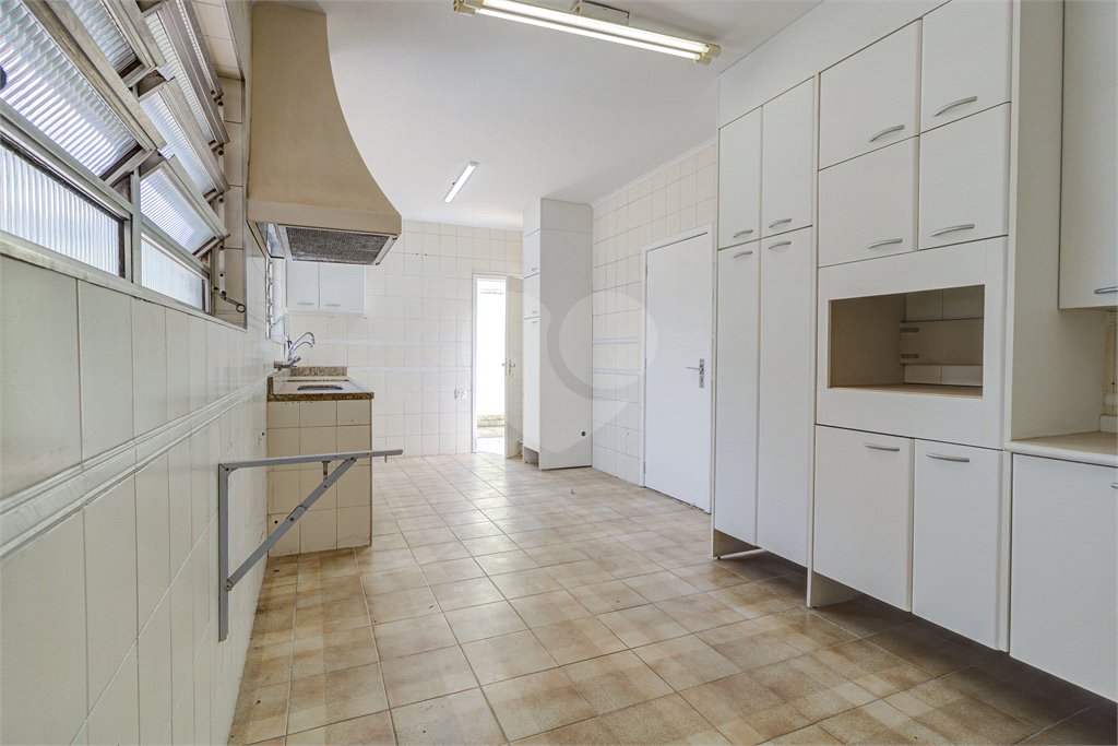 Sobrado à venda com 4 quartos, sendo 2 suítes,  em Brooklin, São Paulo, SP