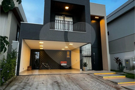Casa à venda com 4 suítes no condomínio Florais do Parque, Cuiabá - MT