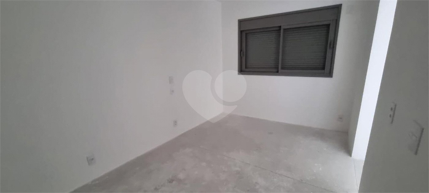 Apartamento à venda com 3 suítes em Moema, São Paulo, SP