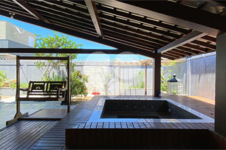 Casa à venda com 4 suítes em Orla Norte, Porto Seguro, BA