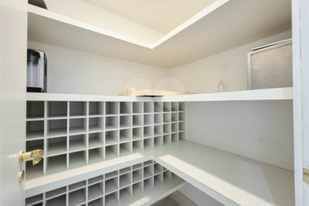 Apartamento à venda ou para alugar com 4 quartos, sendo 3 suítes, em Moema, São Paulo, SP