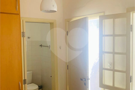 Casa de Vila à venda com 4 quartos, sendo 2 suítes, em Alto da Boa Vista, São Paulo, SP