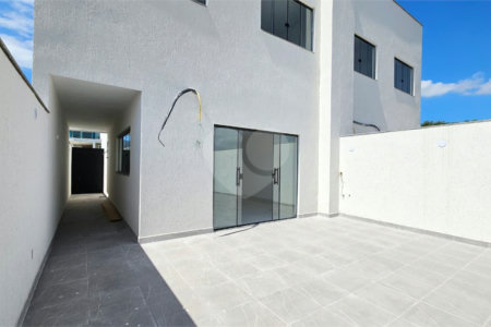 Casa à venda com 3 suítes no condomínio Residencial Green Ville, Rio de Janeiro - RJ