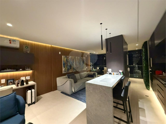 Apartamento à venda com 4 quartos, sendo 1 suíte,  em Pinheiros, São Paulo, SP