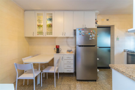 Apartamento à venda com 3 quartos, sendo 1 suíte, em Moema, São Paulo, SP