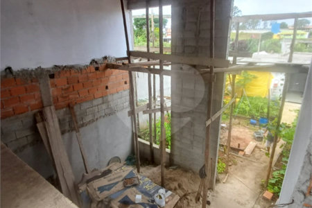 Casa à venda com 2 suítes no condomínio Ricieri, Mogi das Cruzes - SP