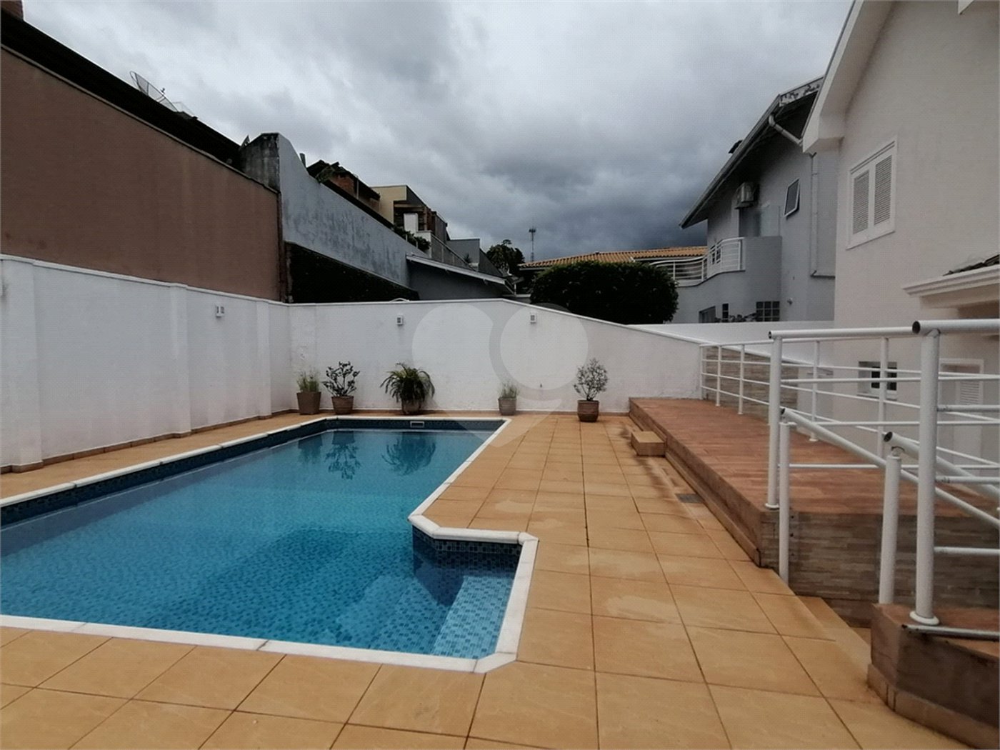 Casa para alugar com 3 quartos, sendo 1 suíte, no condomínio Recanto dos Paturis, Vinhedo - SP
