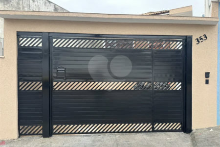 Sobrado à venda ou para alugar com 3 suítes em Vila Sônia, São Paulo, SP