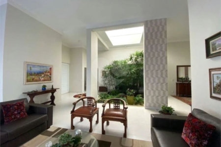 Casa à venda com 4 suítes no condomínio Ipê Velho, Vinhedo - SP