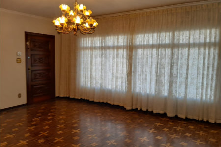 Casa à venda com 4 quartos, sendo 2 suítes, em Jardim Franca, São Paulo, SP