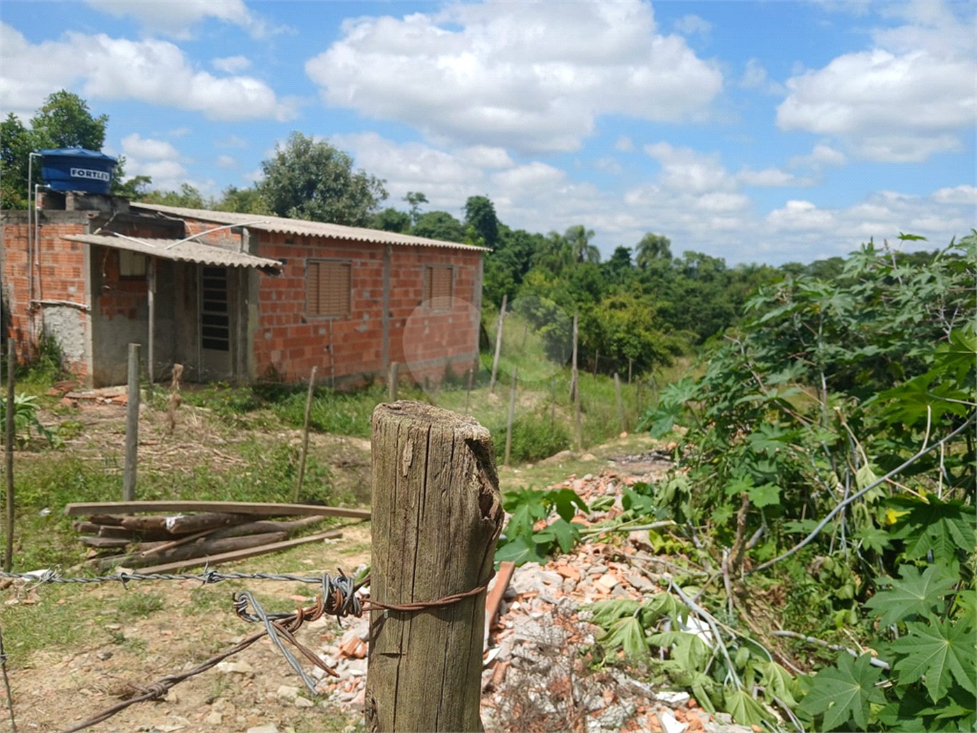 Terreno à venda com 1 quarto em Bairro Biscoito Duro, Itapetininga, SP