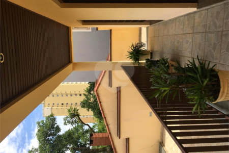 Casa à venda com 4 quartos, sendo 2 suítes,  em Vila Suzana, São Paulo, SP