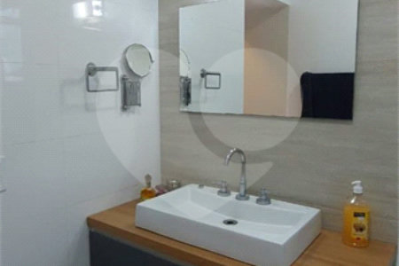Casa para alugar com 4 quartos, sendo 3 suítes,  no condomínio Figueira Garden, Atibaia - SP