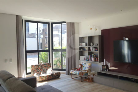 Casa à venda com 4 suítes no condomínio Vila Inglesa, Atibaia - SP