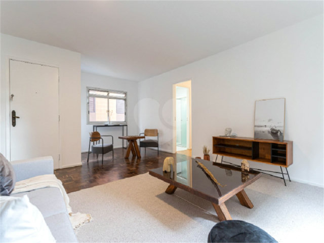 Apartamento à venda com 3 quartos, sendo 1 suíte,  em Itaim Bibi, São Paulo, SP