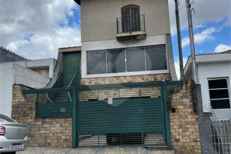 Sobrado à venda com 3 quartos, sendo 1 suíte, em Vila Gustavo, São Paulo, SP