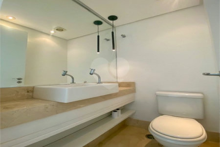 Apartamento à venda ou para alugar com 2 suítes em Itaim Bibi, São Paulo, SP