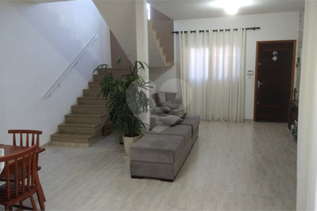 Sobrado à venda com 3 quartos, sendo 1 suíte, em Vila Suissa, Mogi das Cruzes, SP