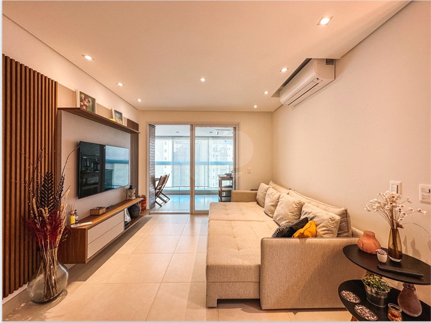 Apartamento à venda com 2 quartos, sendo 1 suíte, em Riviera, Bertioga, SP