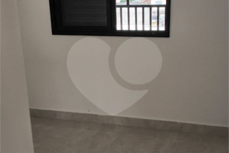 Casa em condomínio à venda com 2 quartos em Vila Rosa, São Paulo, SP