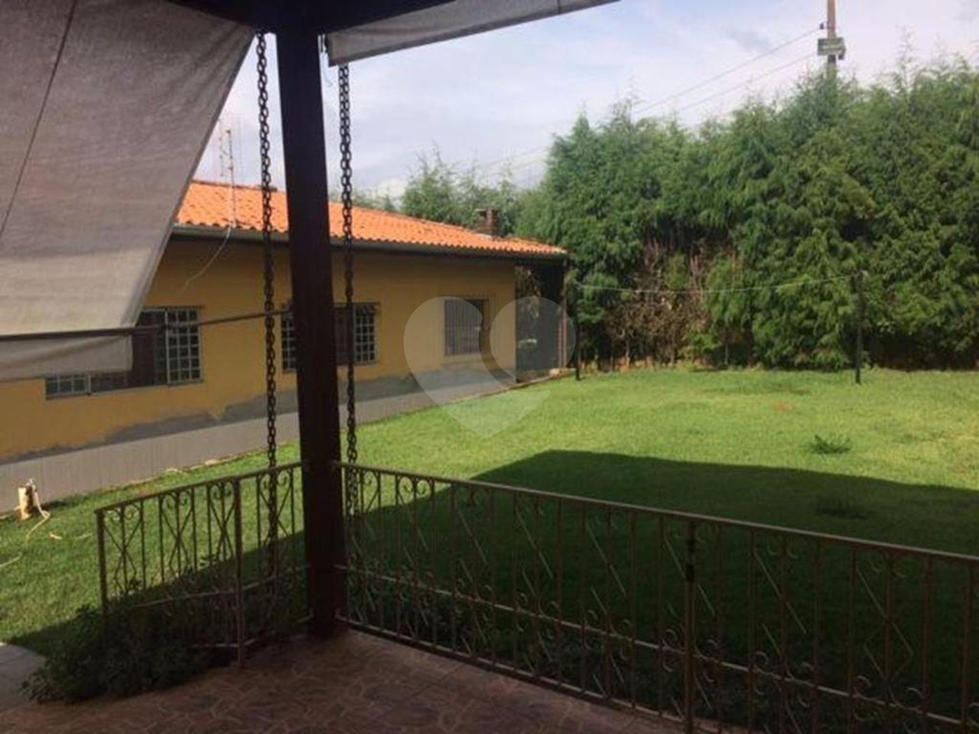 Casa à venda com 6 quartos, sendo 4 suítes, no condomínio Cond Riacho Fundo, Araçoiaba da Serra - SP