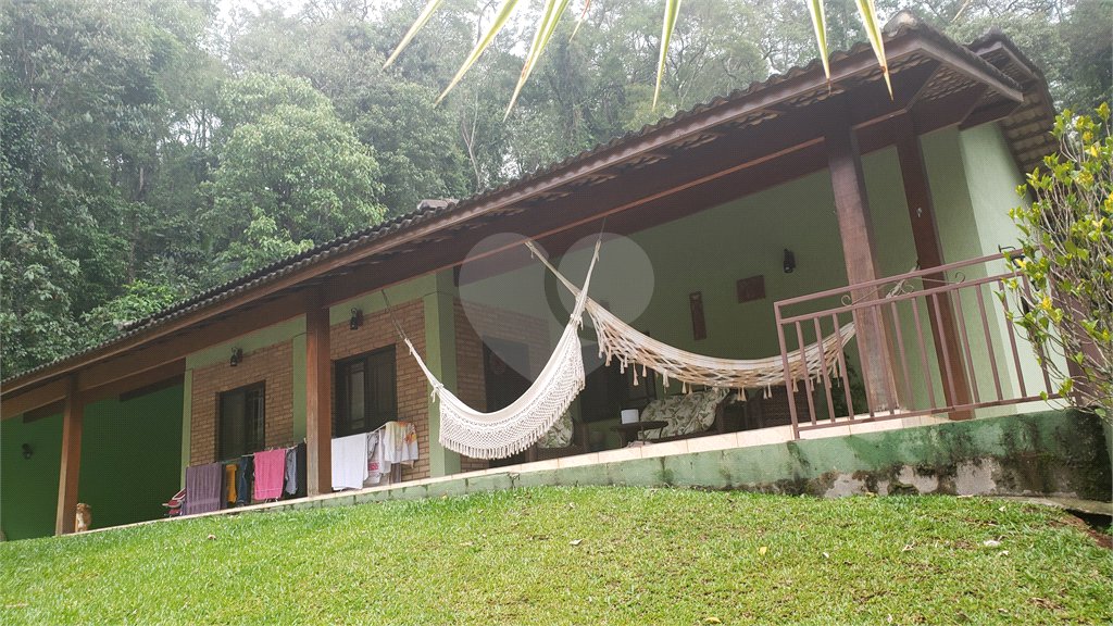Casa à venda com 3 quartos, sendo 1 suíte, no condomínio Alpes da Cantareira, Mairiporã - SP