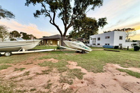 Casa à venda com 5 quartos, sendo 3 suítes, em Terras de Santa Cristina Xiii Setor Iate, Paranapanema, SP