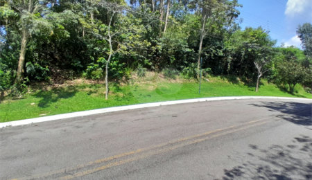 Terreno à venda no condomínio Suíça da Cantareira, Mairiporã - SP