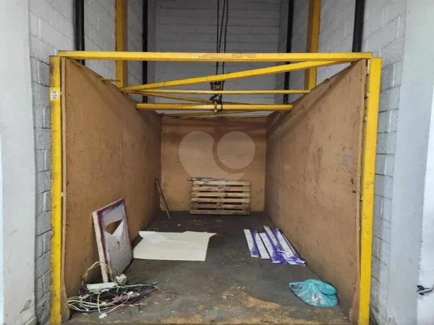 Excelente Galpão de 1.000 M² divididos em dois pavimentos de 500 M²