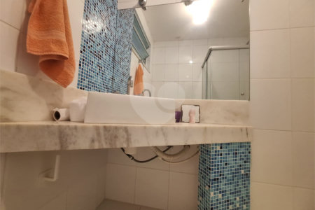 Apartamento à venda com 2 quartos, sendo 1 suíte,  em Tijuca, Rio de Janeiro, RJ