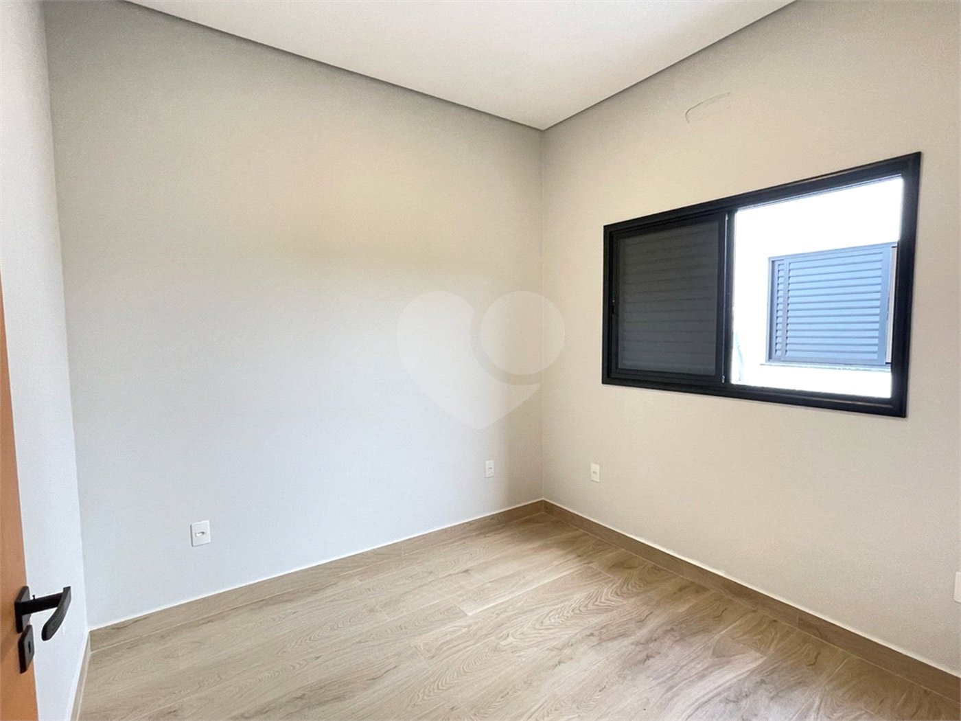 Casa à venda com 3 quartos, sendo 1 suíte, no condomínio Horto Florestal Iii, Sorocaba - SP