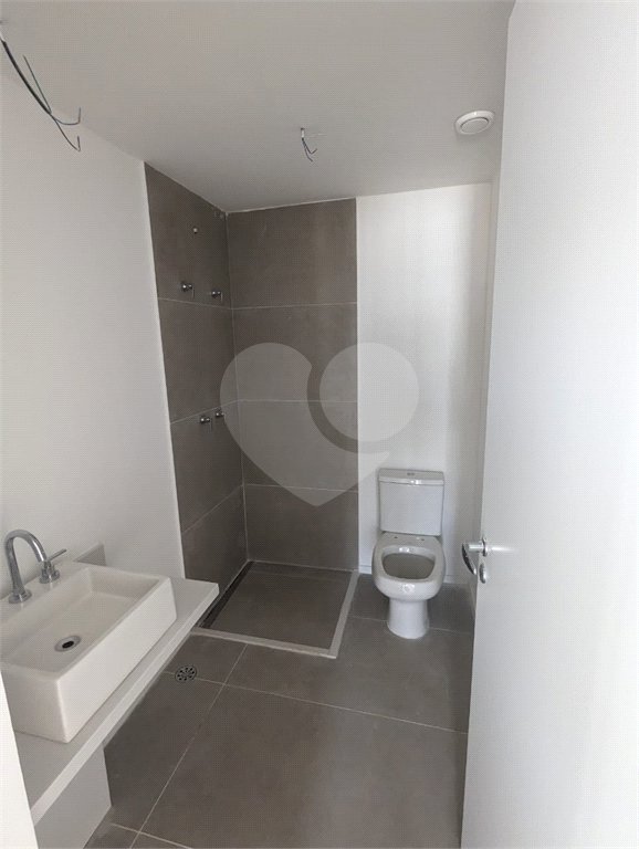 Apartamento à venda com 3 quartos, sendo 2 suítes, em Jardim das Acácias, São Paulo, SP