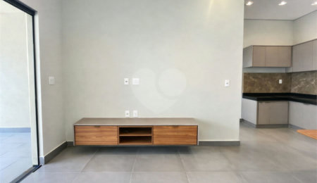 Casa à venda com 3 quartos, sendo 1 suíte,  em Jardim Santa Cecília, Ribeirão Preto, SP