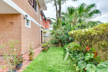 Sobrado à venda com 3 quartos, sendo 1 suíte, em Chácara Flora, São Paulo, SP