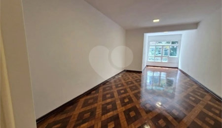 Apartamento à venda com 3 quartos, sendo 1 suíte,  em Copacabana, Rio de Janeiro, RJ