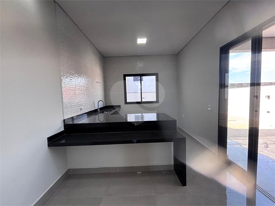 Casa à venda com 3 suítes no condomínio Helena Maria, Sorocaba - SP
