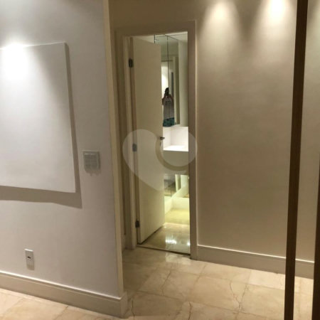Apartamento à venda com 3 quartos, sendo 2 suítes,  em Paraíso do Morumbi, São Paulo, SP