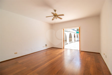 Casa Térrea à venda com 5 quartos, sendo 2 suítes, em Jardim Marajoara, São Paulo, SP