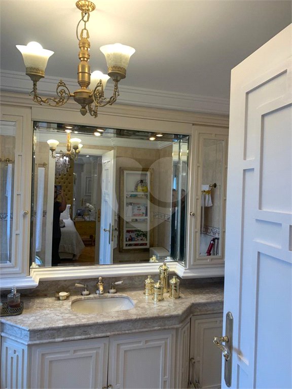 Apartamento à venda com 3 suítes em Vila Suzana, São Paulo, SP