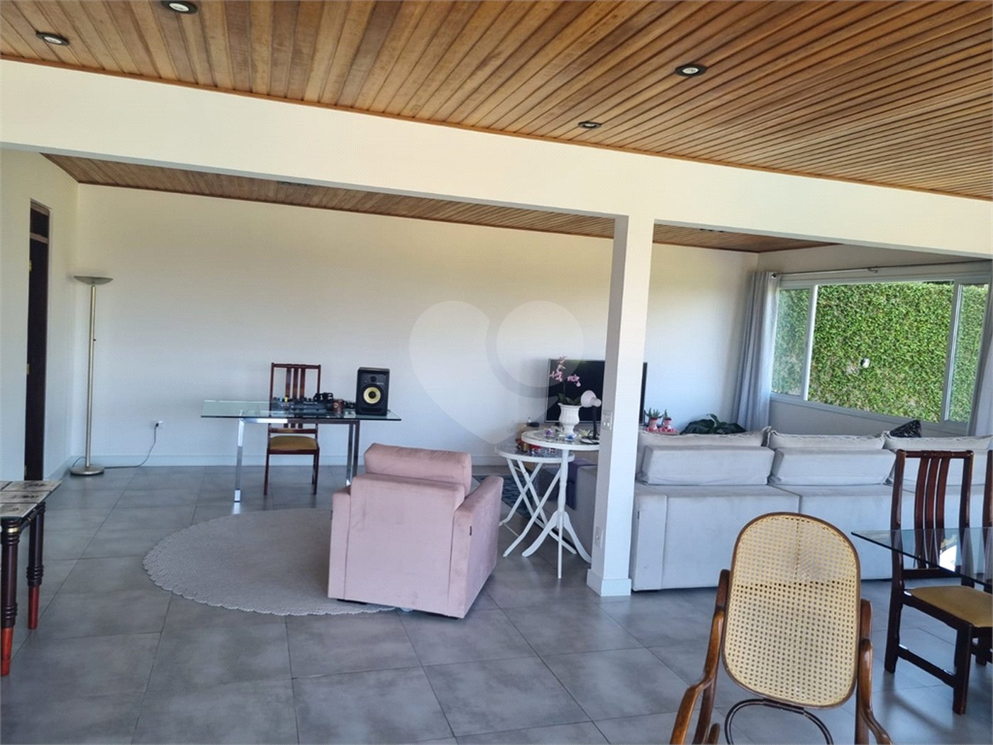 Casa à venda com 3 quartos, sendo 1 suíte, no condomínio Alpes da Cantareira, Mairiporã - SP