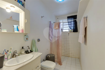 Sobrado à venda com 3 quartos, sendo 1 suíte,  em Alto da Boa Vista, São Paulo, SP